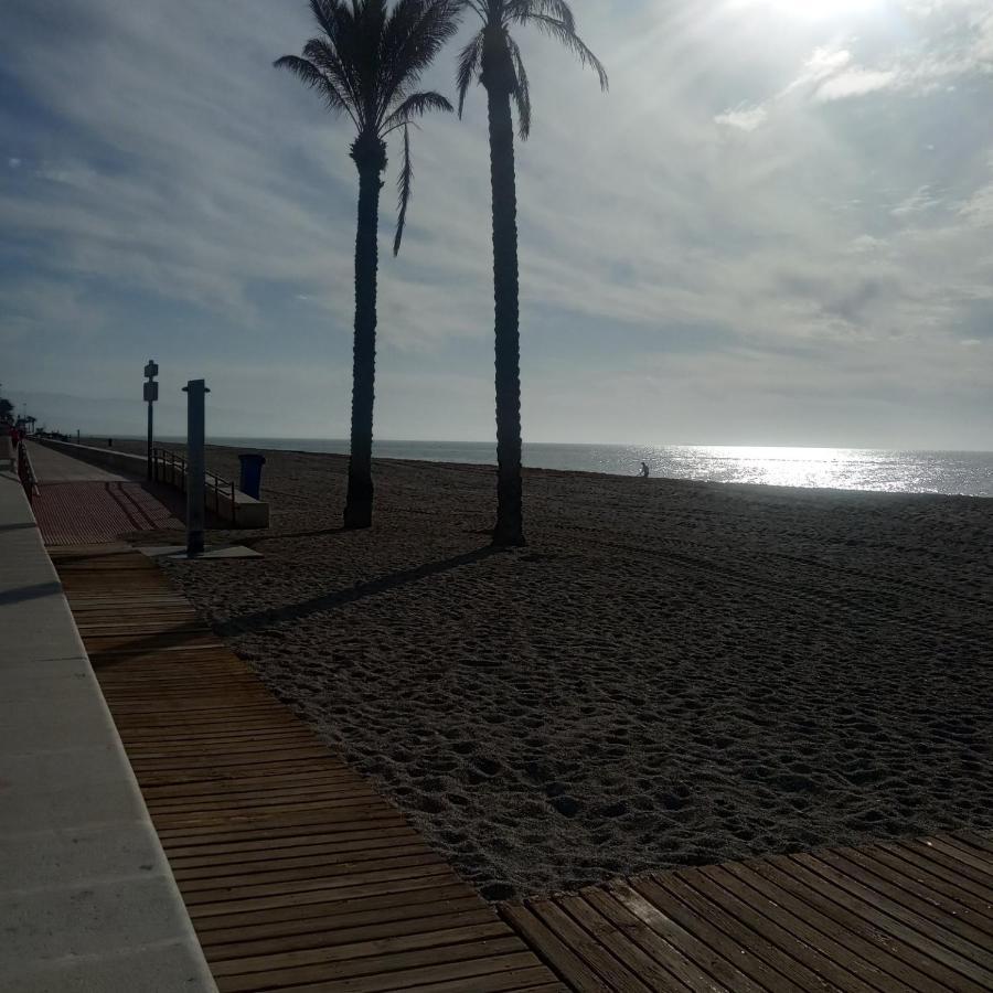 Villa Lagos A 25 Metros Del Mar 滨海罗克塔斯 外观 照片